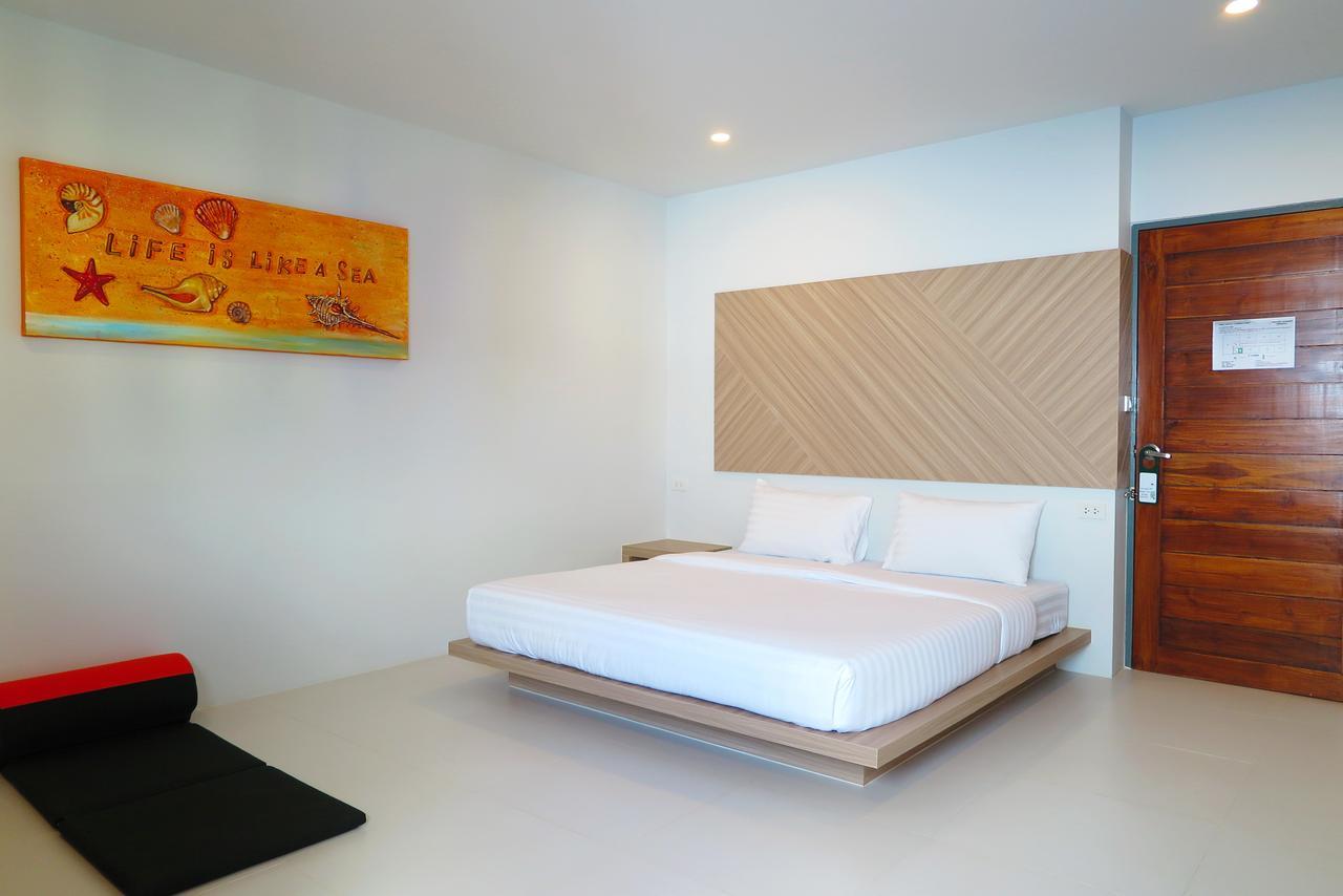 Phuket Marine Poshtel - Sha Plus Chalong Exterior photo