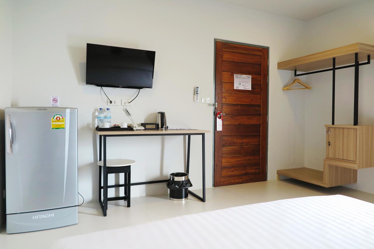 Phuket Marine Poshtel - Sha Plus Chalong Exterior photo