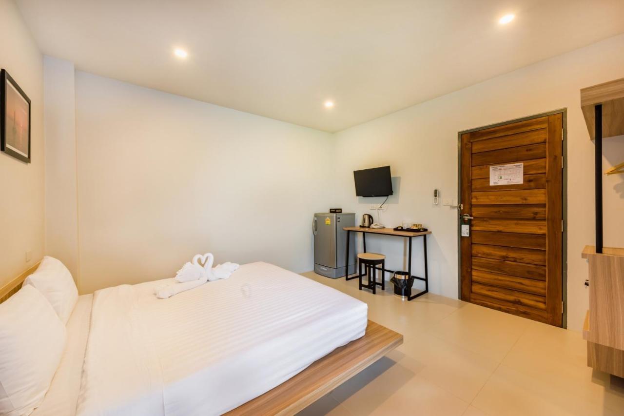 Phuket Marine Poshtel - Sha Plus Chalong Exterior photo