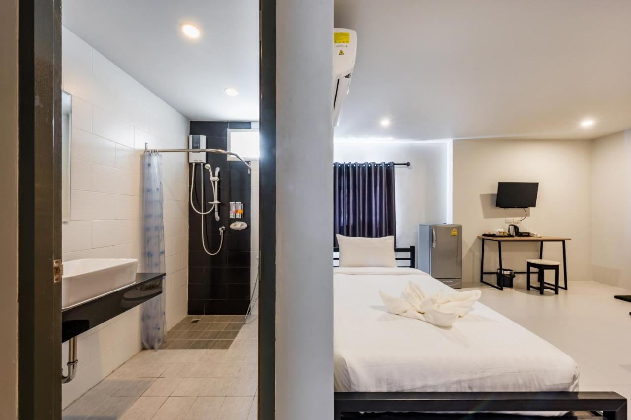 Phuket Marine Poshtel - Sha Plus Chalong Exterior photo